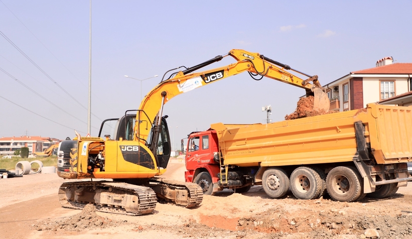Aras Caddesi'nde çalışmalar sürüyor