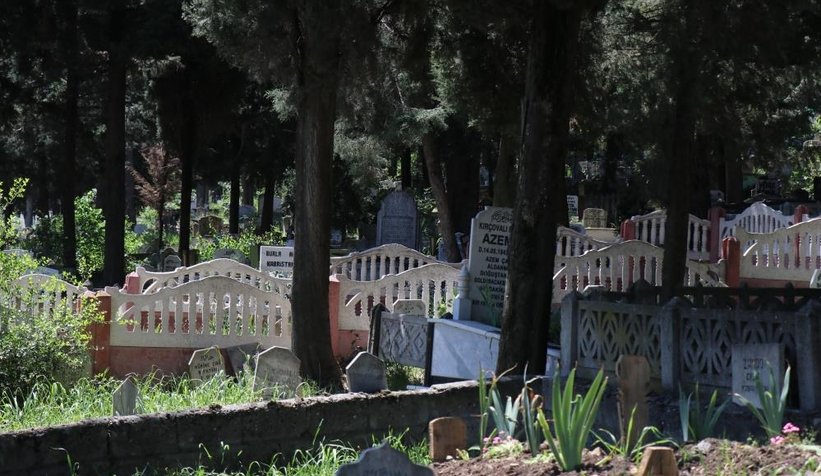 Arefe Günü ilk kez mezarlıklar bu kadar boş kaldı