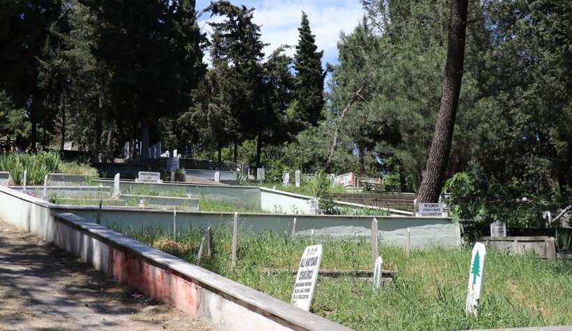 Arefe Günü ilk kez mezarlıklar bu kadar boş kaldı
