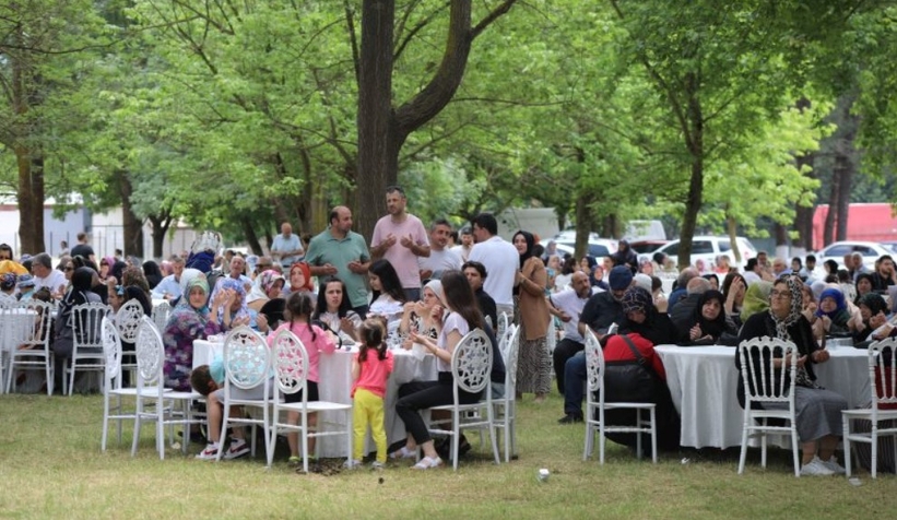 Arifiye'de 4. Geleneksel Keşkek Şenliği'ne yoğun ilgi