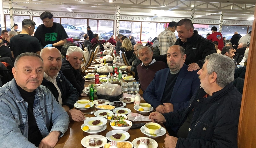 Arifiye mezunları geleneksel iftar yemeğinde bir araya geldi.
