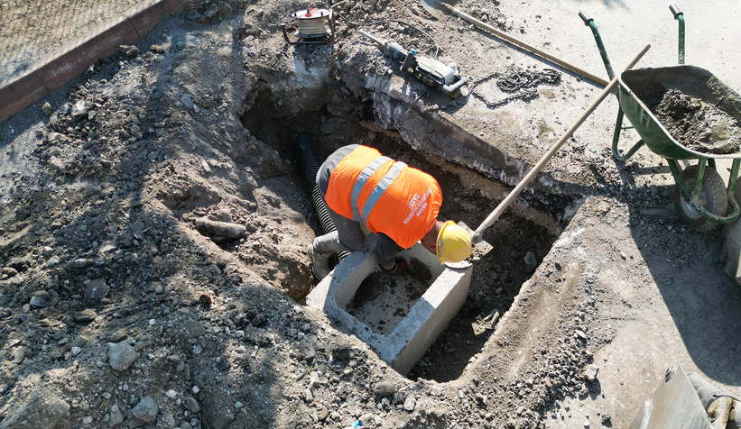 Arifiye Zübeyde Hanım Caddesi’nde üstyapı çalışmaları başladı