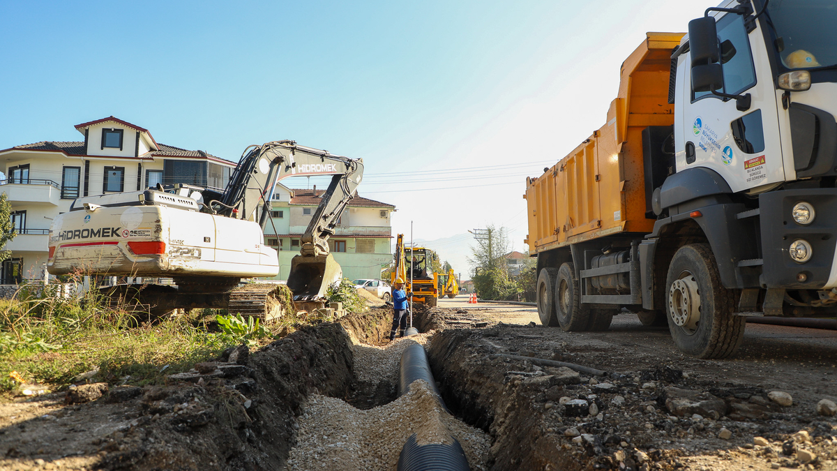 Arifiye’nin merkezi Büyükşehirle sil baştan yenileniyor