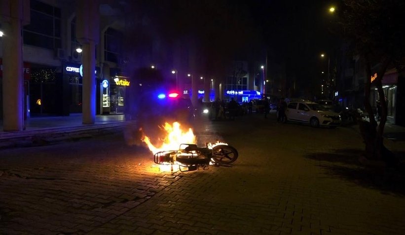 Arkadaşından hıncını alamadı, motosikletini yaktı