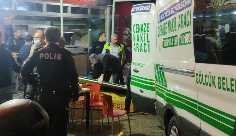 Arkadaşını sokak ortasında tüfekle öldürdü