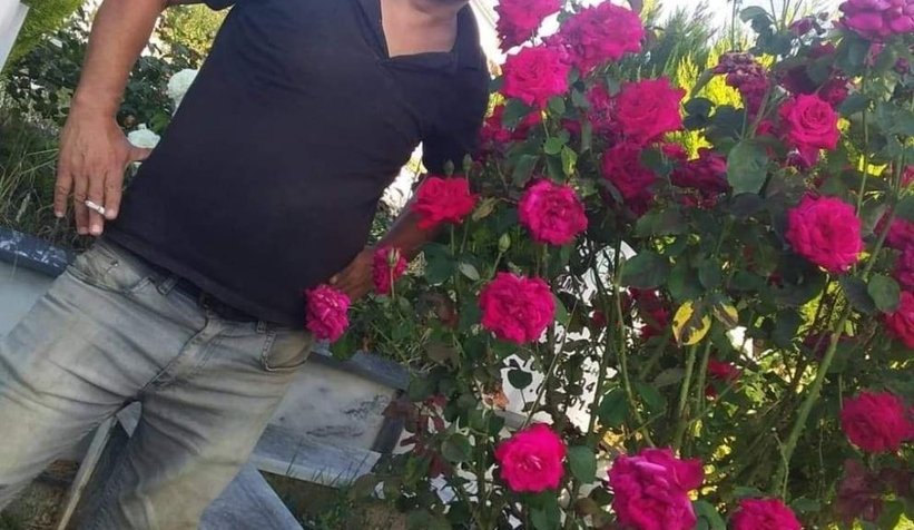 Arkadaşını sokak ortasında tüfekle öldürdü