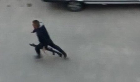 Arkadaşını sokak ortasında tüfekle öldürdü