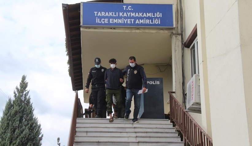 Arkadaşının göğsüne cam sapladı