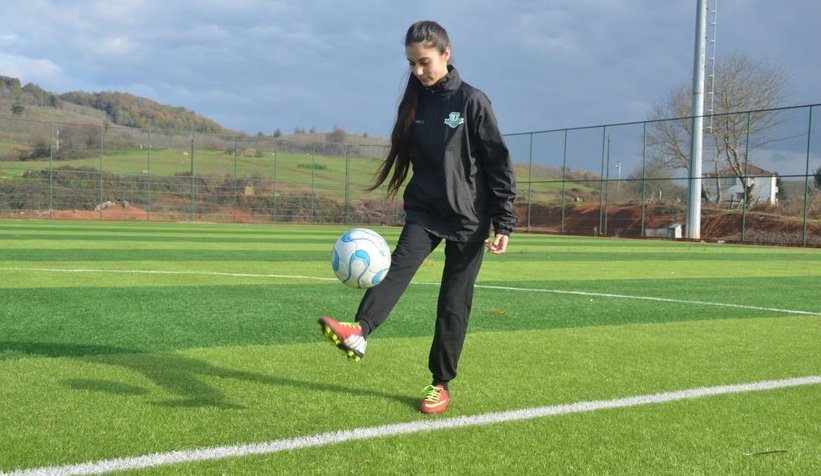 arkadaslari-ip-atlarken-o-futbol-takimina-secildib2ewl01ten