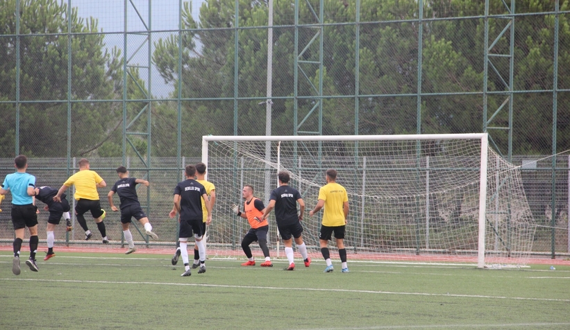 as-akyazispor-hazirlik-macinda-duzce-derelerspor-u-6-1-maglup-ettiwvzlwgvsuk