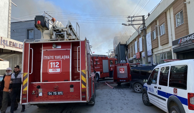 Asem'de döşeme atölyesinde yangın