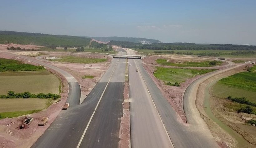 Asfalt serimi devam ediyor