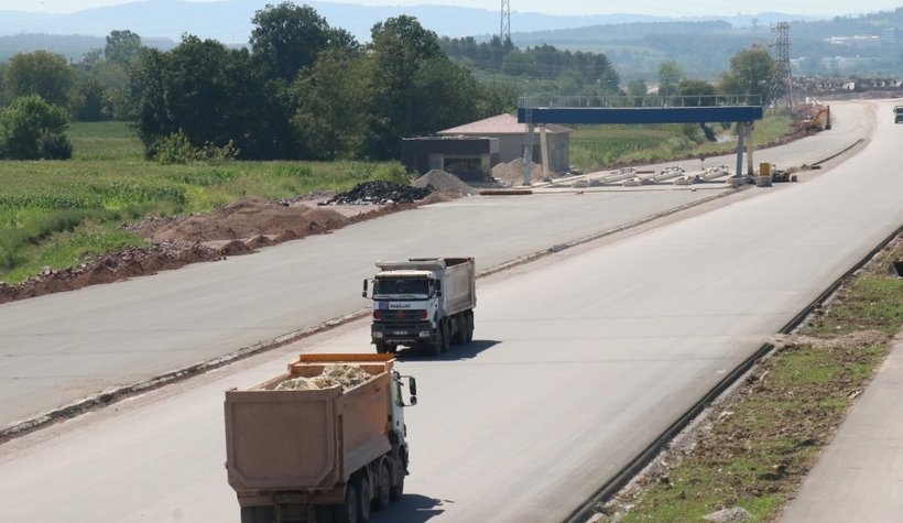 Asfalt serimi devam ediyor