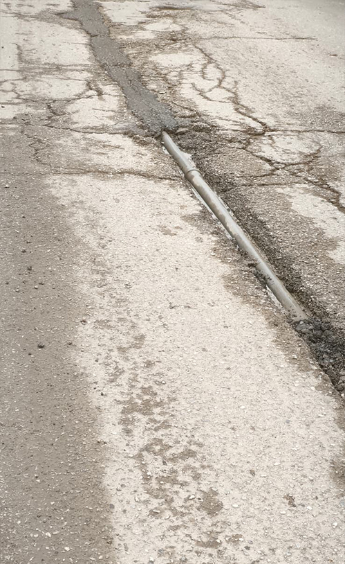 Asfalt yama bozuldu; Motosikletliler risk altında