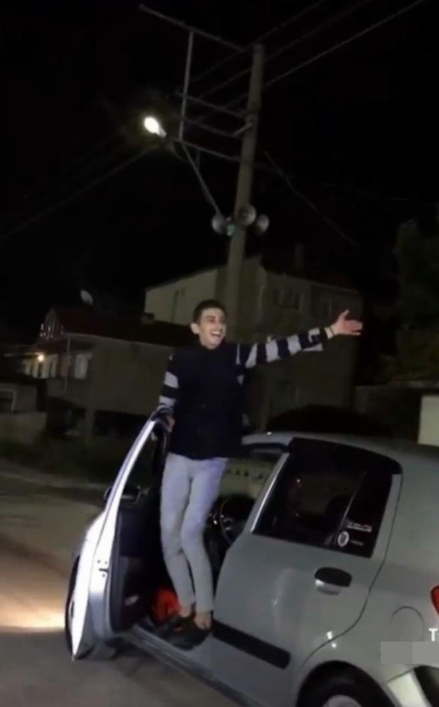 Asker uğurlamada hayrete düşüren görüntü