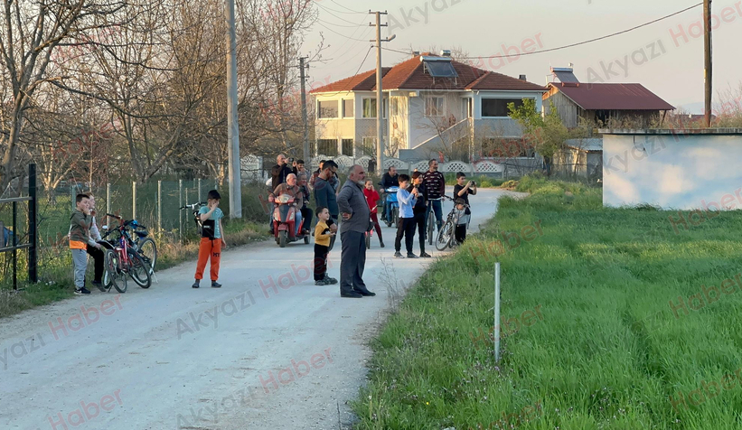 Askeri helikopter Akyazı'ya acil iniş yaptı