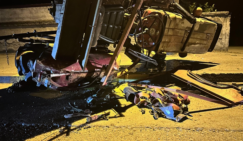 ASKF Başkanının kullandığı otomobil traktörle çarpıştı 1 yaralı