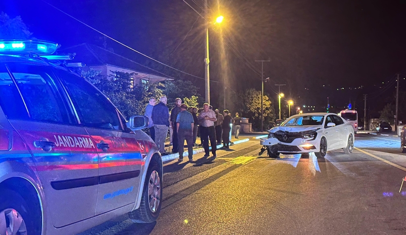 ASKF Başkanının kullandığı otomobil traktörle çarpıştı 1 yaralı