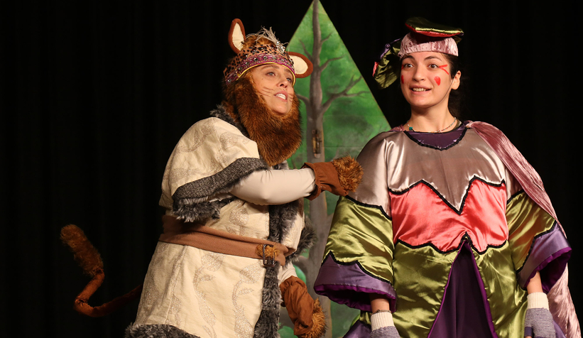 Aslan ile Fare oyunu minikler tarafından ilgiyle izlendi