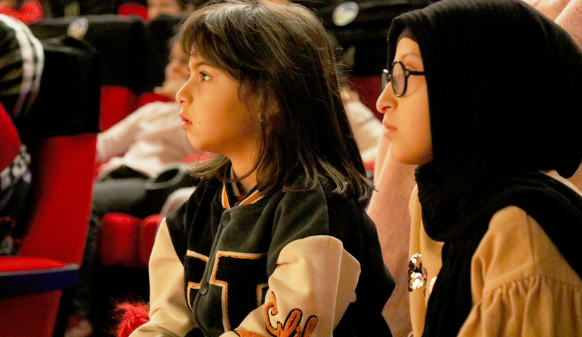 Aslan ile Fare oyunu minikler tarafından ilgiyle izlendi