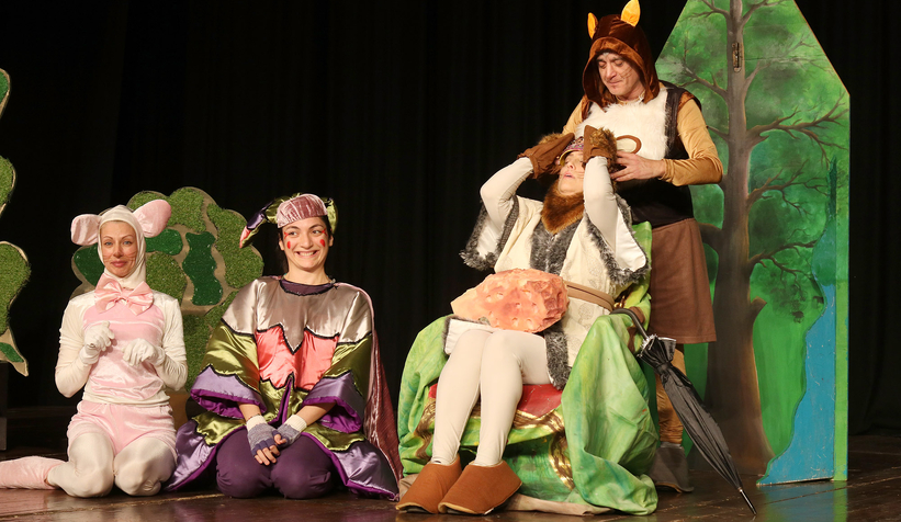 Aslan ile Fare oyunu minikler tarafından ilgiyle izlendi