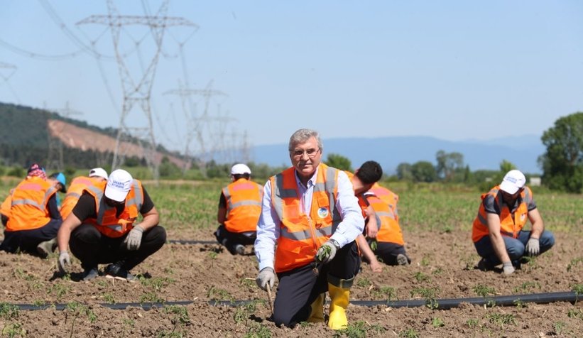 Ata Tohumları toprakla buluşturuldu