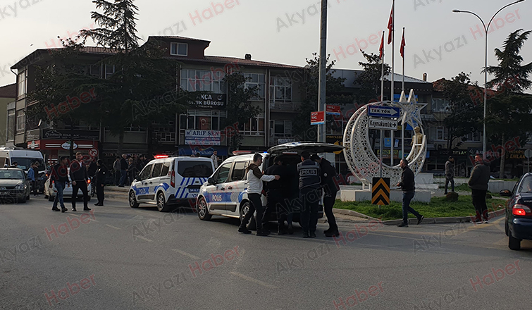 Atatürk Büstüne Balyozla Saldırdı 