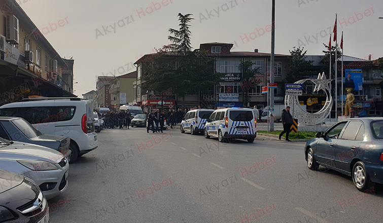 Atatürk Büstüne Balyozla Saldırdı 