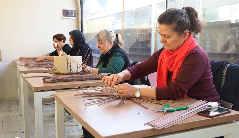 Atıklar ilham veren ellerde sanat olarak hayata dönüyor
