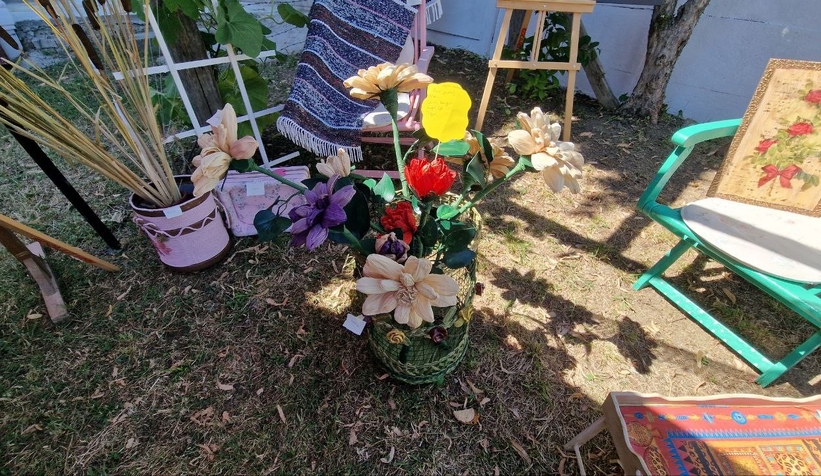 Atıklardan tasarladığı objeleri açtığı sergiyle tanıttı