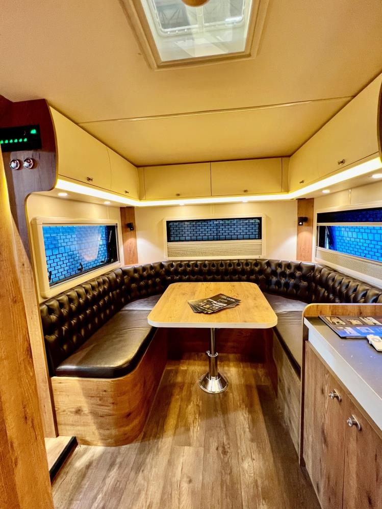 Atıl kamyon lüks karavana döndü 