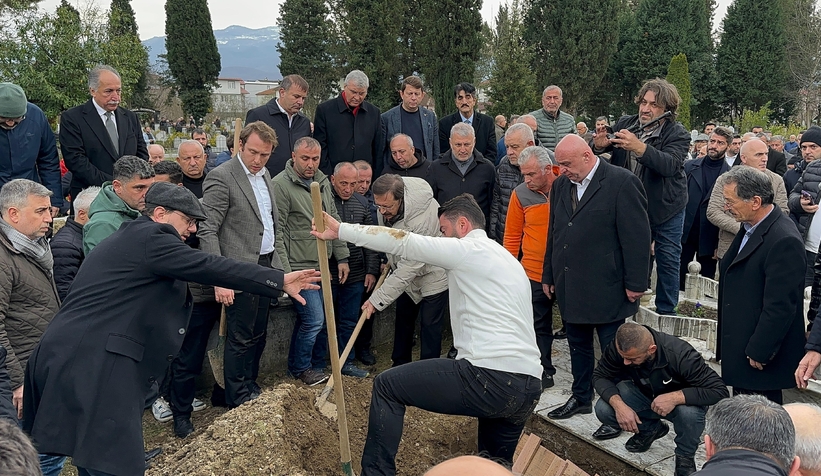 atso-baskani-sinasi-bayraktar-topraga-verildiogxdd3lqwe