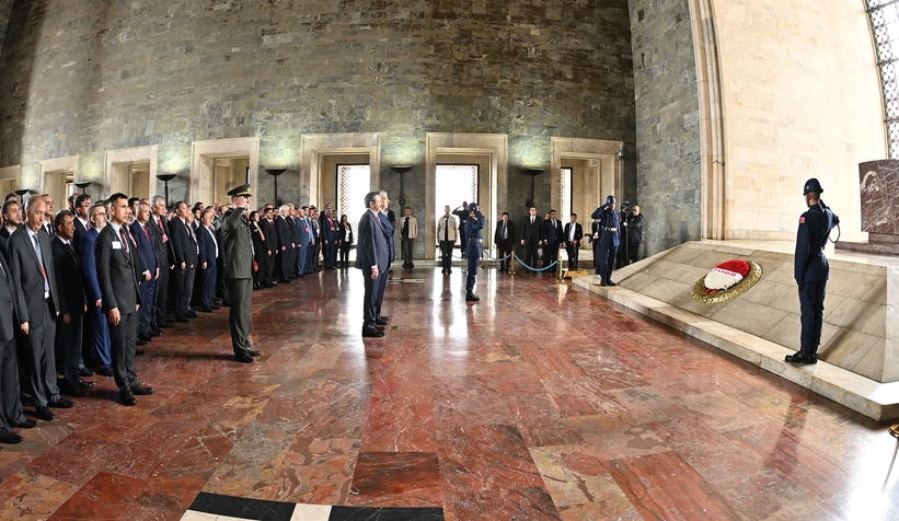 ATSO yönetimi Anıtkabir'deki törene katıldı