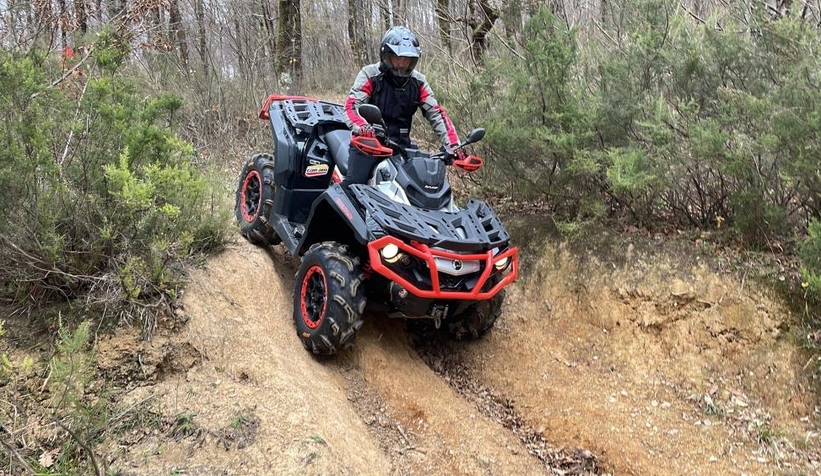 atv-ile-gezintiye-cikan-genc-adam-metrelerce-yukseklikten-yuvarlandiatnkdel6of