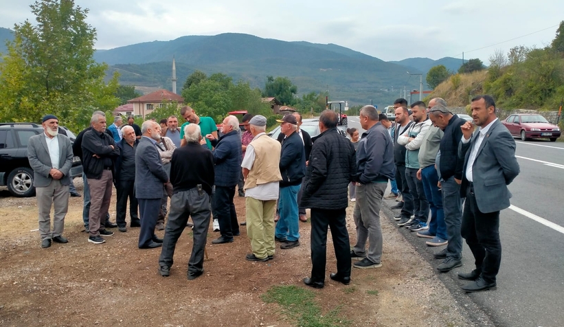 avdallar-da-vatandas-tas-ocagina-karsi-ayaktazki4wlbawh