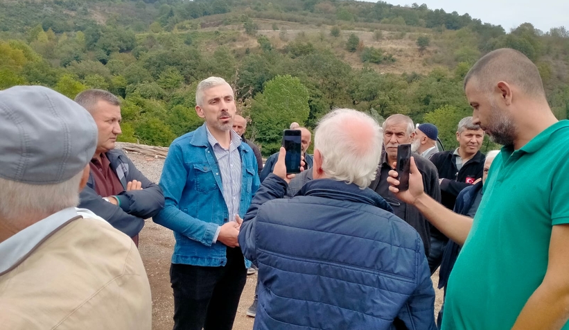 avdallar-da-vatandas-tas-ocagina-karsi-ayaktazki4wlbawh