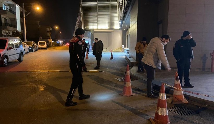 AVM önünde silahlı saldırı