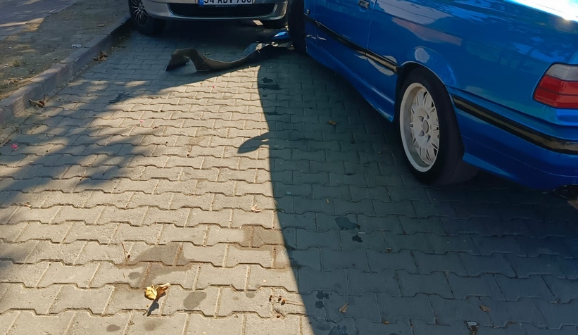 avukat-ve-babasinin-aracina-carptiklari-adami-darp-ettiler-iddiasingxwdupaa1