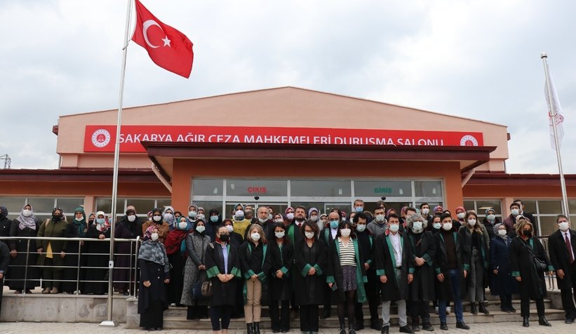 avukatlar-arasinda-saygi-durusu-gerginligiqur4twrytf