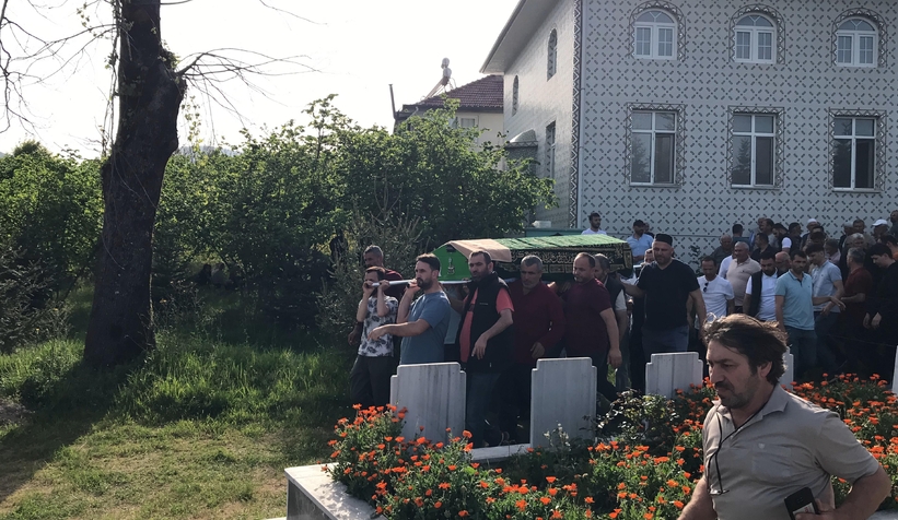 Ayağını çapa makinesine kaptıran Tacettin amca toprağa verildi