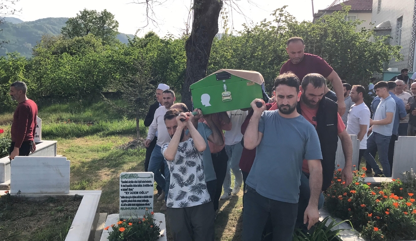 Ayağını çapa makinesine kaptıran Tacettin amca toprağa verildi