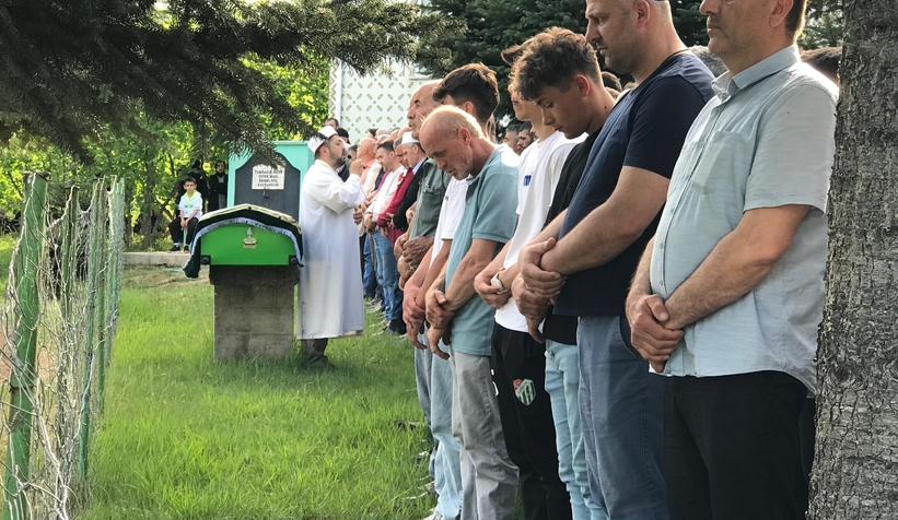 Ayağını çapa makinesine kaptıran Tacettin amca toprağa verildi