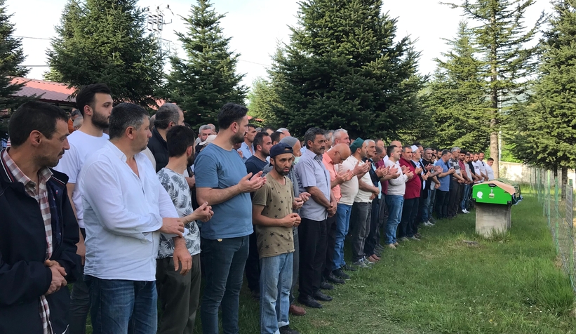 Ayağını çapa makinesine kaptıran Tacettin amca toprağa verildi