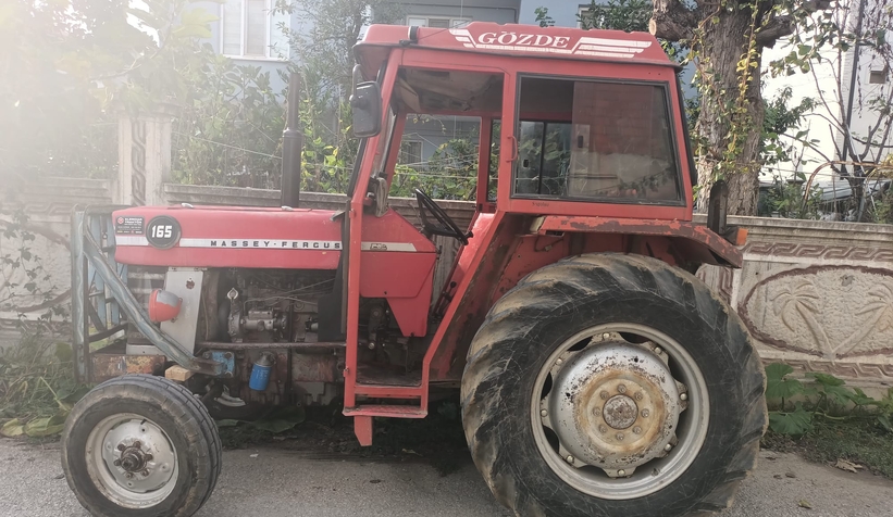 ayaginin-uzerinden-traktor-gectiytdaujhydu