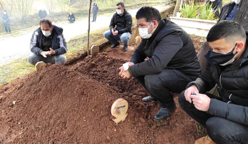 Aynı ailede koronadan ölen 5'nci kişi toprağa verildi