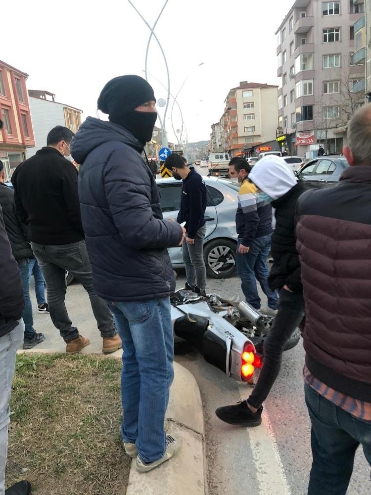 Aynı noktada 25 dakikada iki ayrı kaza 