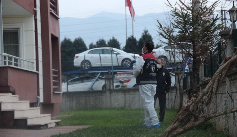 Ayrıldığı eşini çocuklarının gözü önünde öldürdü