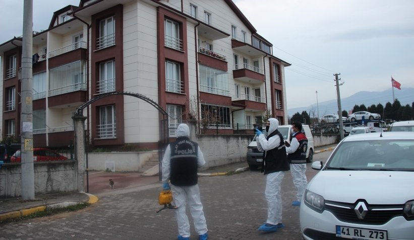 Ayrıldığı eşini çocuklarının gözü önünde öldürdü