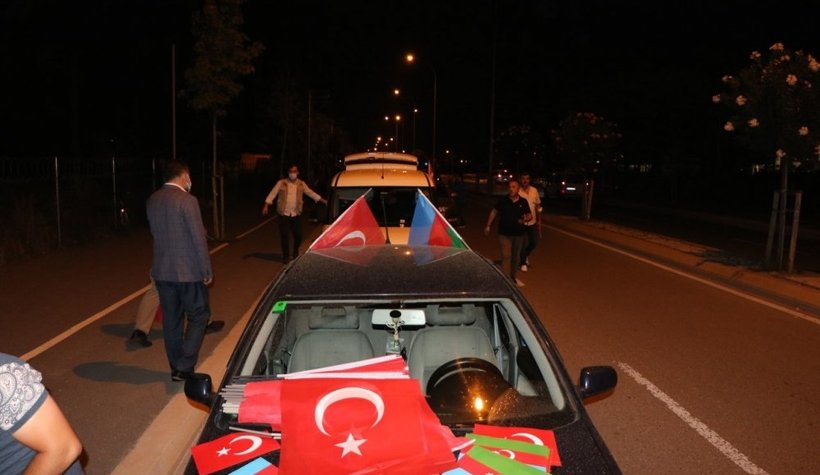 Azerbaycan'a destek için araç konvoyu oluşturuldu