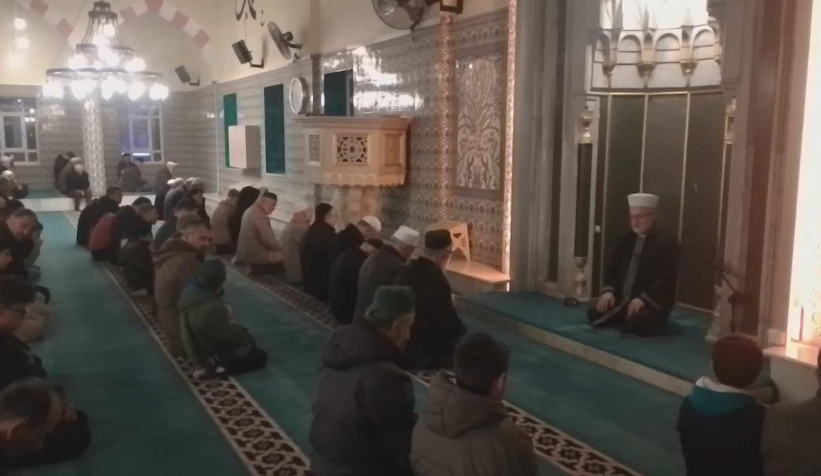 baba-ogul-anne-kiz-sabah-namazi-bulusmalari-gerceklestirvrutgtade